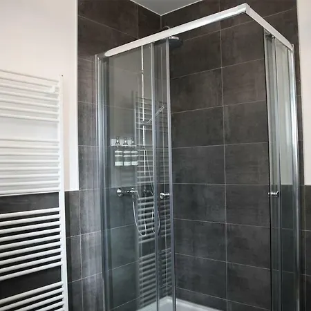 Lux 90m2 - 2 Kingsize Beds - Center - Netflix - 2min To Train - Excellent View *