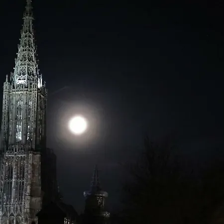 Apartament Lux 90m2 - 2 Kingsize Beds - Center - Netflix - 2min To Train - Excellent View Ulm